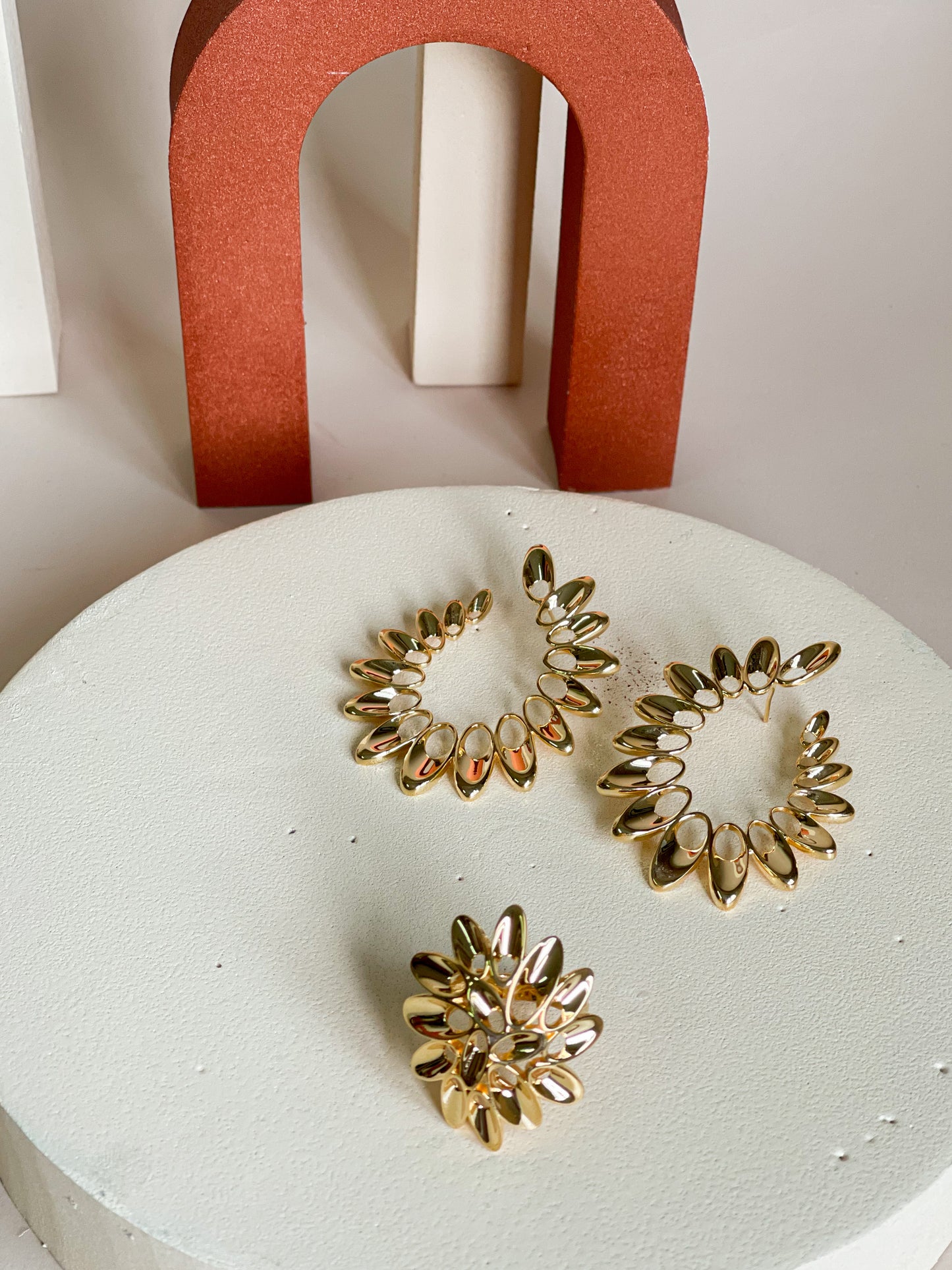Flower Tube Statement Ring
