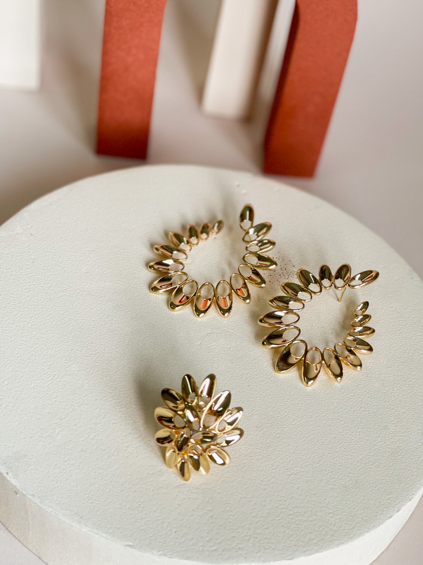 Flower Tube Statement Ring