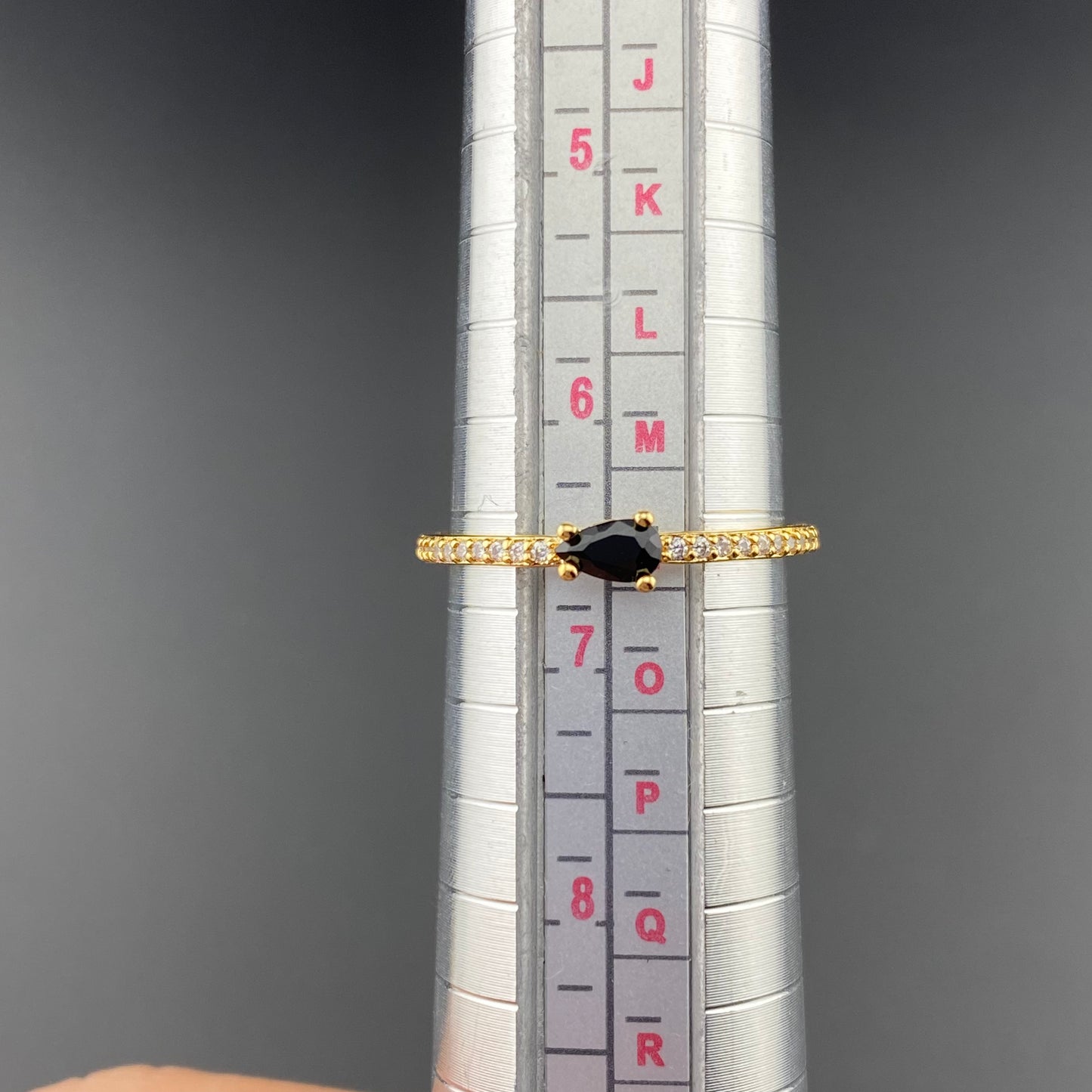 Sideway Onix Drop Ring