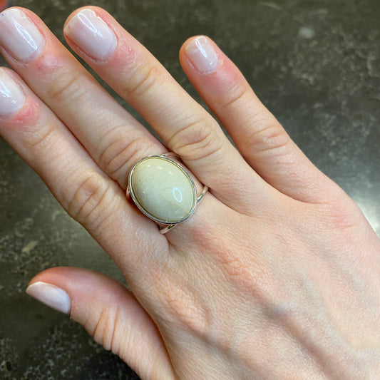 Beige Amazonite Cabochon Ring