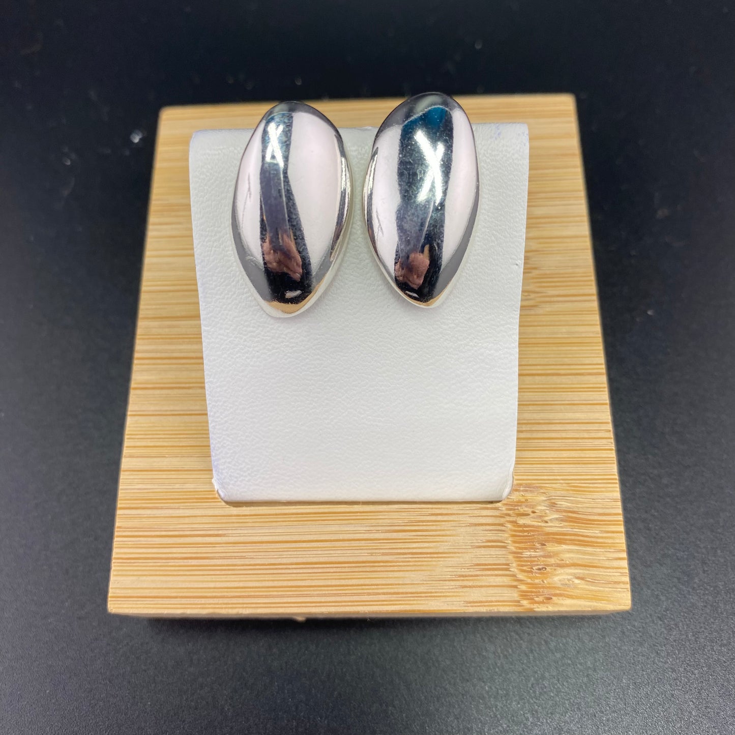 Edged Oval Stud Earrings