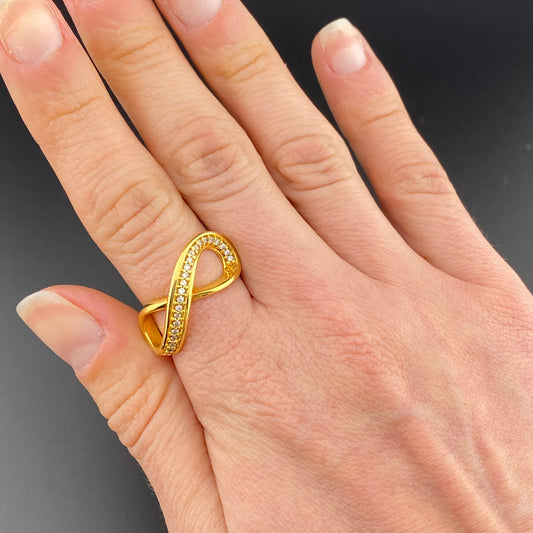 Big Continuum Infinite Ring