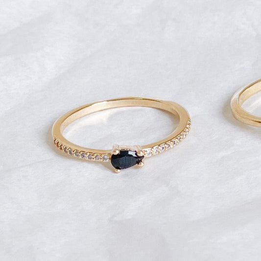 Sideway Onix Drop Ring