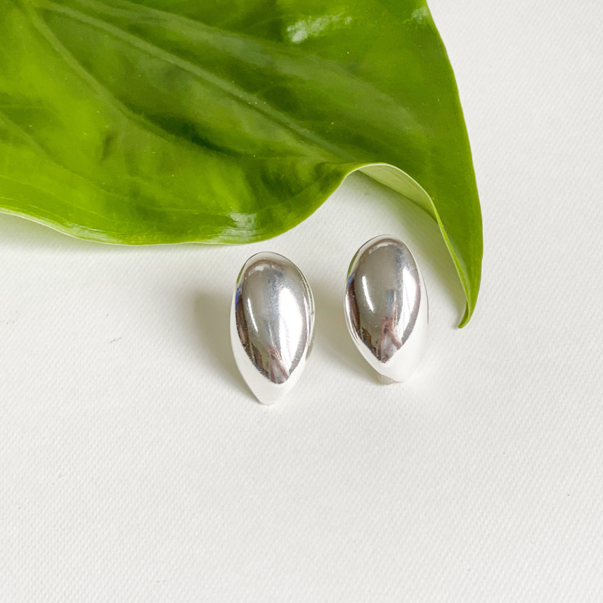 Edged Oval Stud Earrings